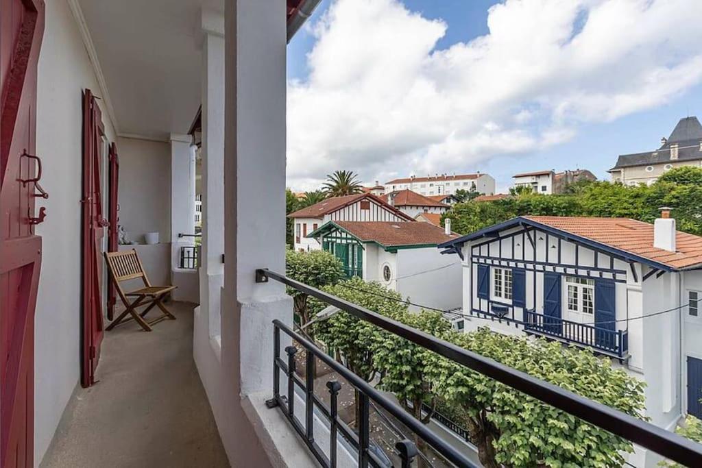 Appartamento Exceptionnel 3 Pieces Art Deco En Dernier Etage Avec Garage Prive Centre Biarritz Esterno foto
