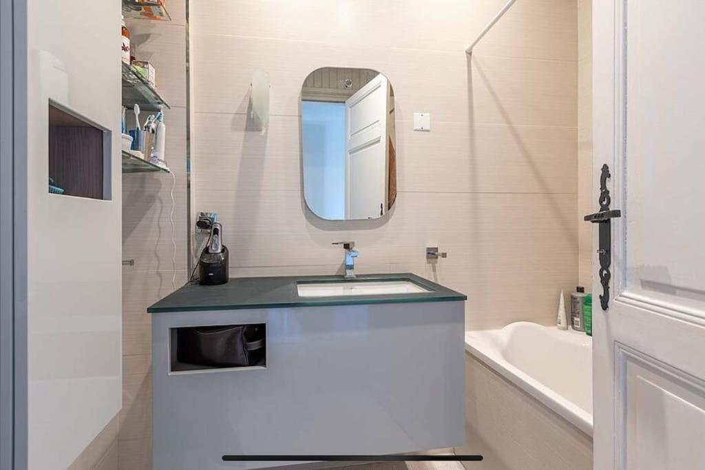 Appartamento Exceptionnel 3 Pieces Art Deco En Dernier Etage Avec Garage Prive Centre Biarritz Esterno foto
